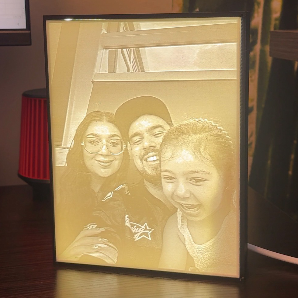 Personalized 3D Photo Lightbox - Image 2